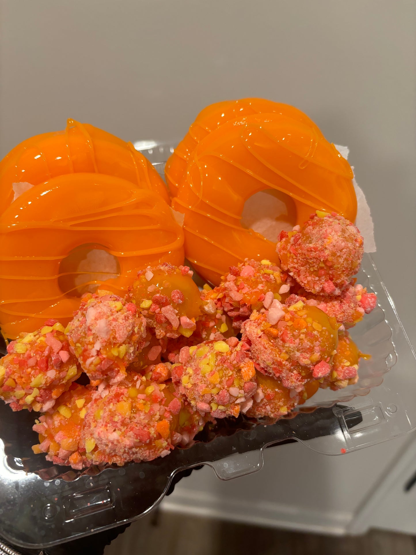 Large combo-Candied pineapple/grapes