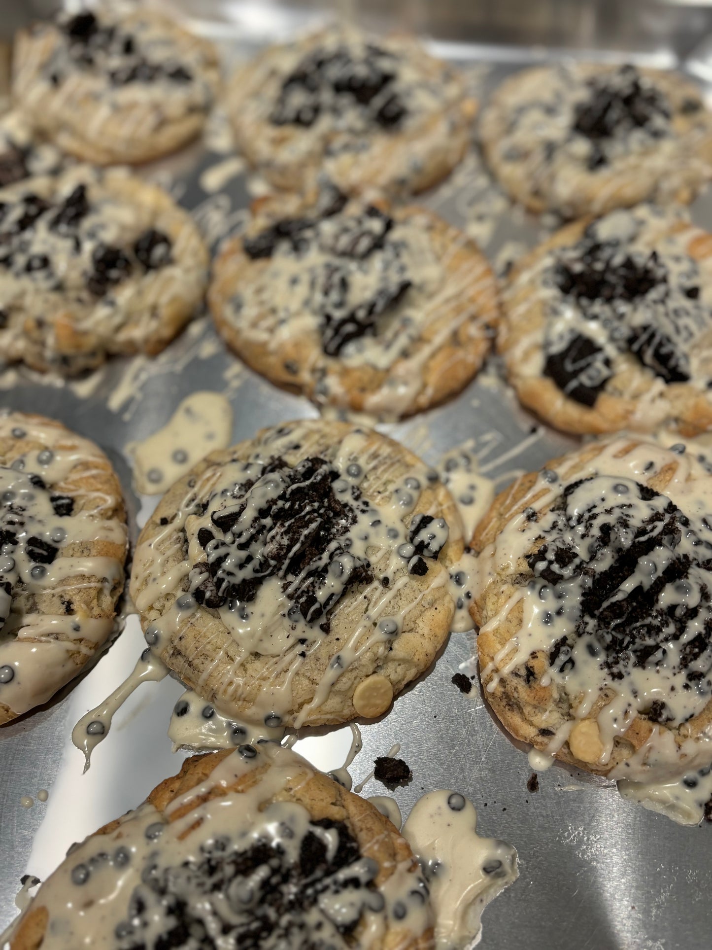 Cookies and cream cookies