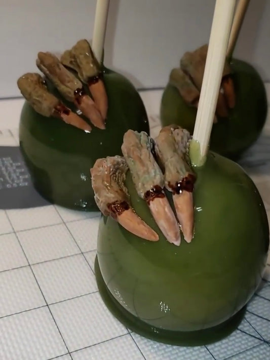 Single custom candy apples 🍏