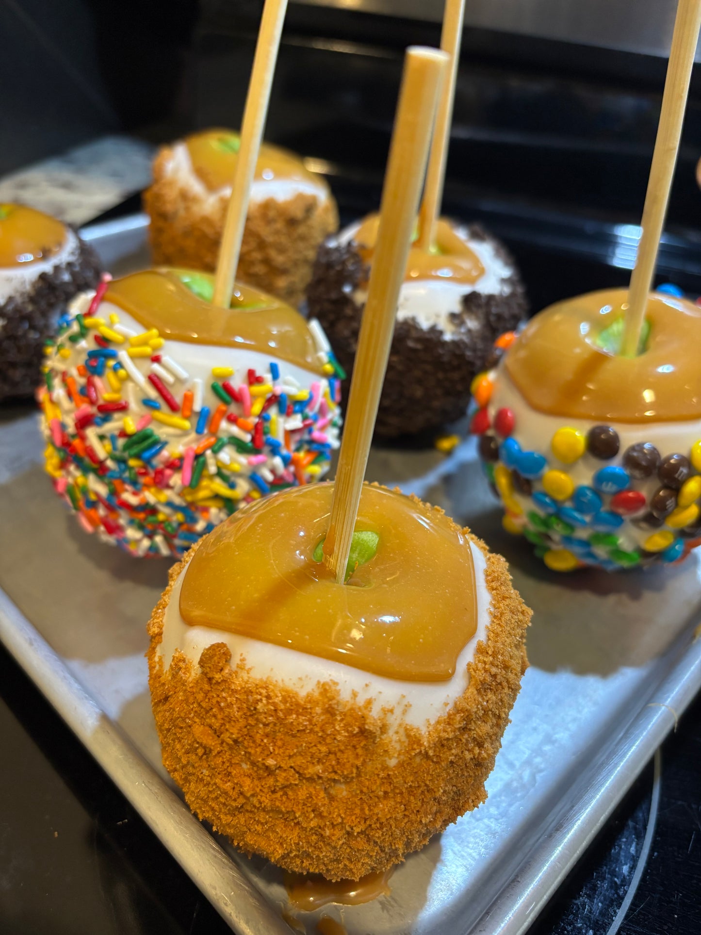 Caramel white chocolate apples