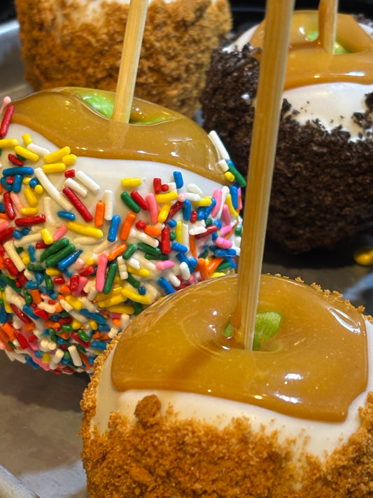 Caramel white chocolate apples
